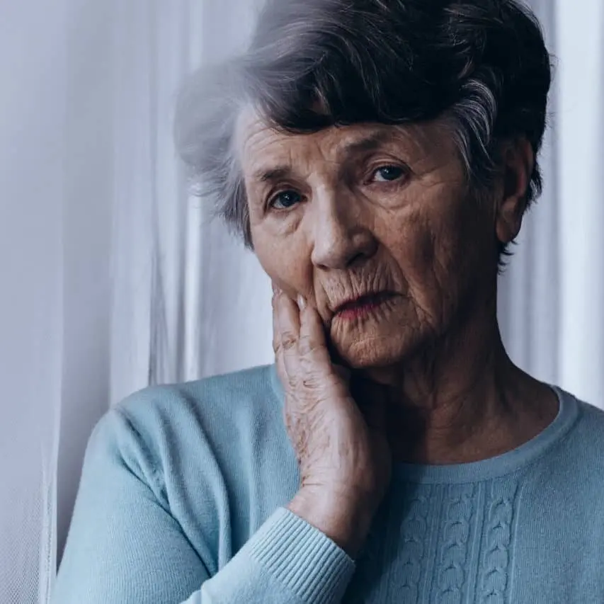 samotna seniorka